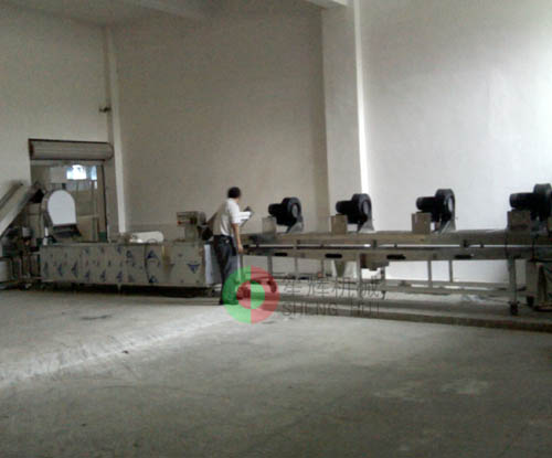 我公司為四川DSLC飲品公司提供切菜洗菜風(fēng)干生產(chǎn)線(xiàn)