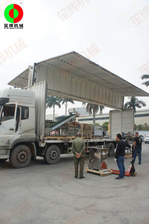 佛山客戶訂購的一整車食品處理加工機(jī)械順利按期交付......