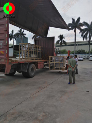 雨水間歇期天氣稍轉(zhuǎn)好,趕快裝車把貨出！