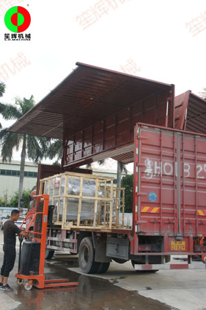 客戶(hù)訂購(gòu)的一批各類(lèi)蔬果加工機(jī)械按時(shí)出貨!