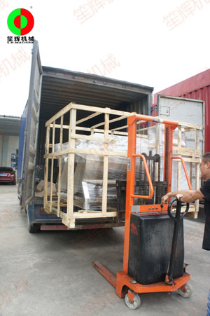 多功能洗菜機現機裝車發(fā)貨，交付客戶！