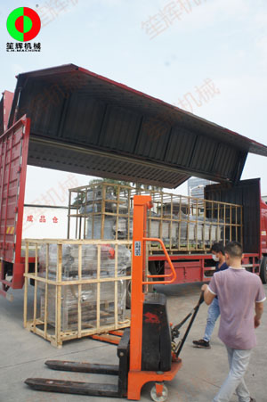 蔬果無(wú)損清洗線及渦流洗菜機(jī)順利裝車交付客戶！