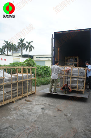 江蘇客戶訂購的多套渦流洗菜機(jī)組裝車發(fā)貨！