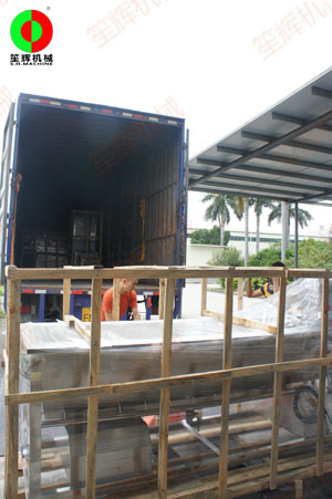 冬瓜削皮機(jī)和渦流洗菜機(jī)等食品前處理加工機(jī)械裝車出貨！