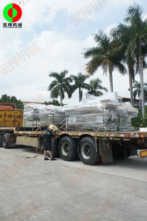 經(jīng)銷定購(gòu)的渦流洗菜生產(chǎn)線等凈菜加工設(shè)備又又又裝車發(fā)貨了！