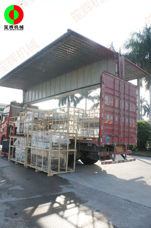 國內(nèi)外兩批削皮機、洗菜機等蔬果加工機械齊發(fā)貨交付！