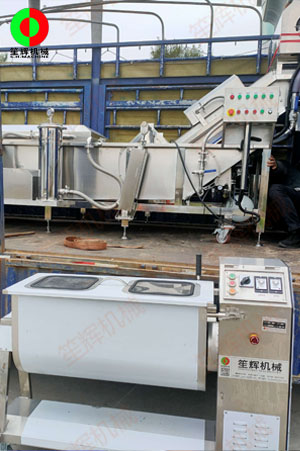 廣州客戶訂購(gòu)的全網(wǎng)鏈氣泡清洗機(jī)、攪拌機(jī)裝車交付客戶！